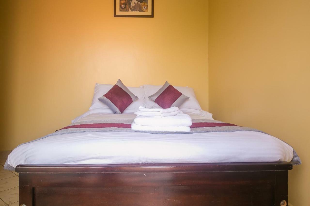 Plus254 Hotel Nairobi Esterno foto